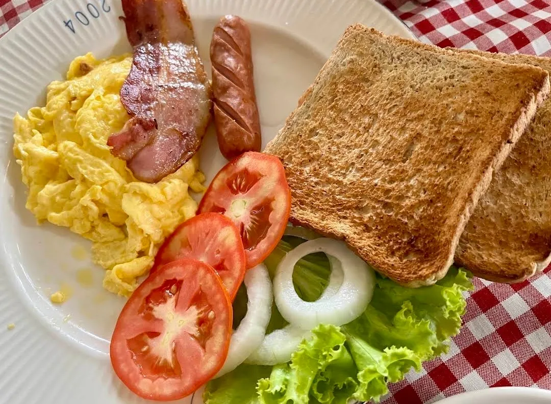 English breakfast plate at the Chiang Mai Gymkhana restaurant