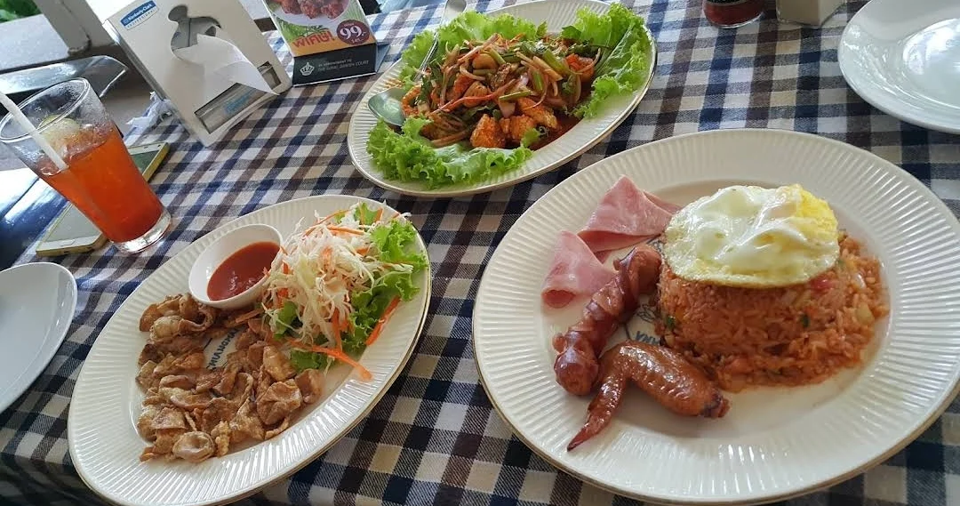 Thai food and American breakfast options at the Gymkhana restaurant